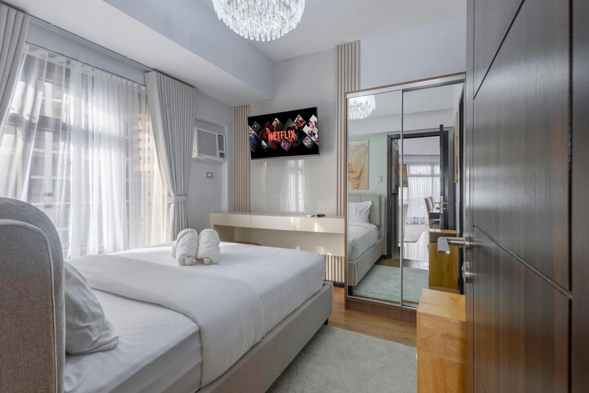The Radiance Manila Bay Aparthotel Pasay Exterior photo